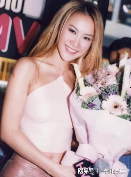 李玟最新爆料图片大全,时尚造型与生活瞬间大揭秘