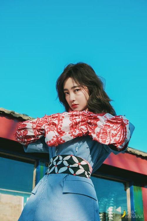 王丽坤最新街拍爆料,时尚穿搭演绎都市魅力